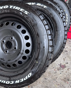 上越市ほしのじどうしゃのスタッドレスタイヤ交換サービス・TOYO OBSERVEタイヤ