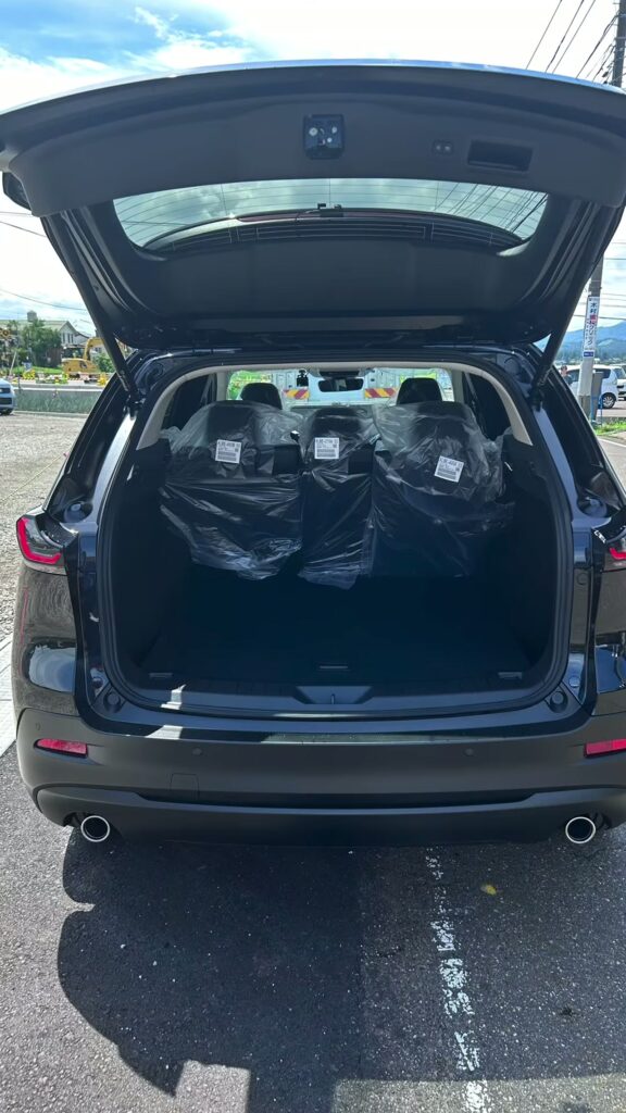 新型CX-5の広々とした荷室スペース
